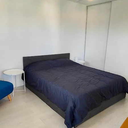 Cozy Studio With Balcony Near Beach Fréjus